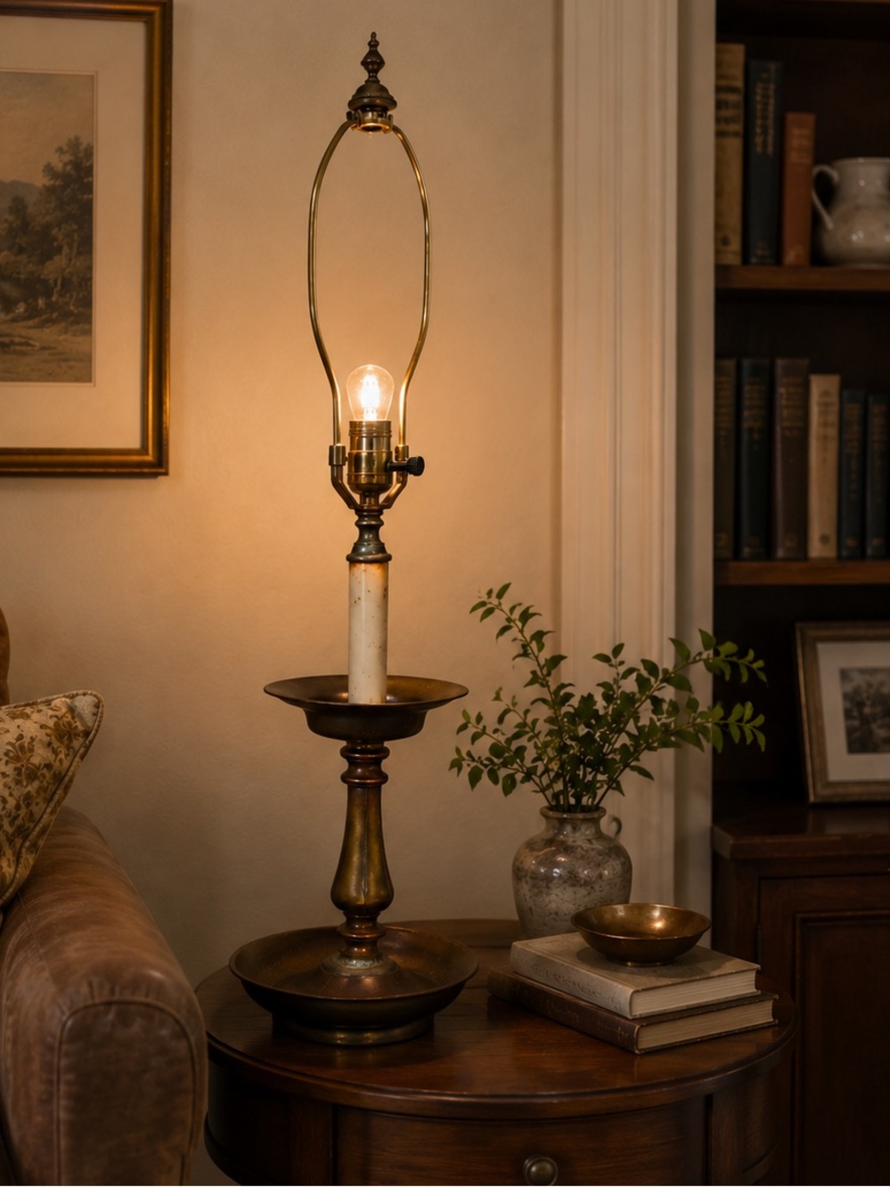 Brass Accent Table Lamp in Antique Gold by
